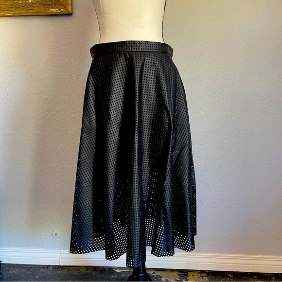 NWT Club Monaco Black Perforated Vegan Leather A-Line Skirt 8 - Picture 1 of 7